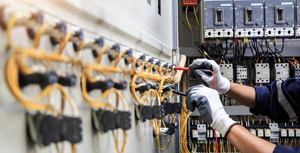 Professional Electrician technician working in Wayne, MI
